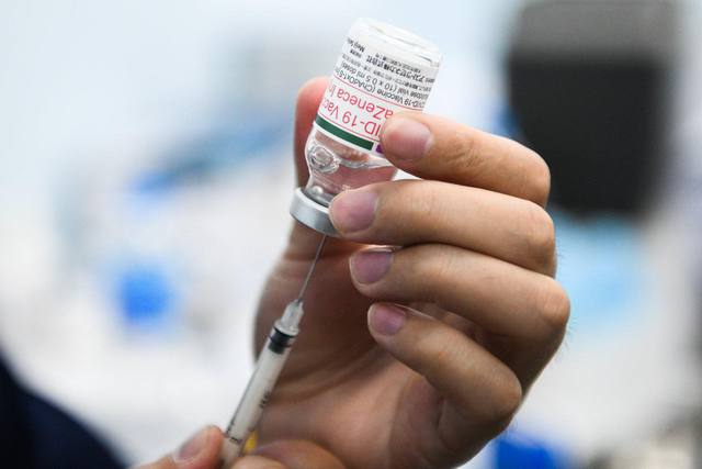 WHO cảnh báo số ca nhiễm COVID-19 tăng vọt ở Đông Nam Á: Vắc xin liều thứ 4 có thực sự là tuyến phòng thủ cuối cùng?  - Ảnh 2.