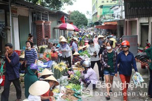 Nhịp điệu chợ quê Nghệ An đón Rằm tháng Bảy