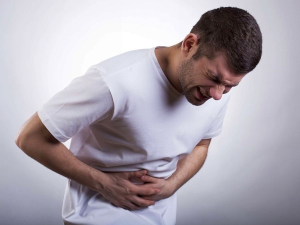 Đau bụng có thể là một triệu chứng của quá liều thuốc